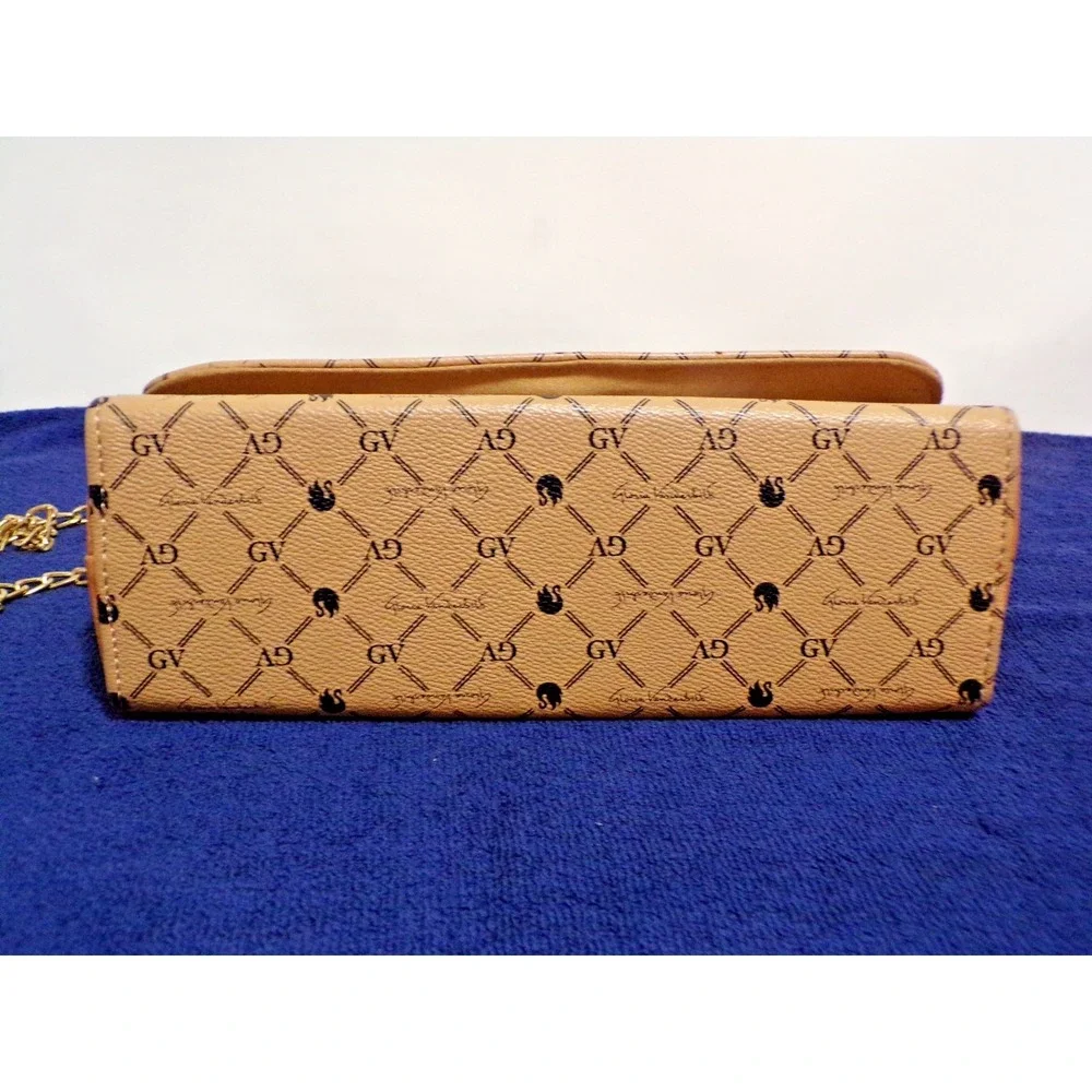 Gloria Vanderbilt Signature Crossbody Gold Chain Snap Closurer Brn & Blk Purse